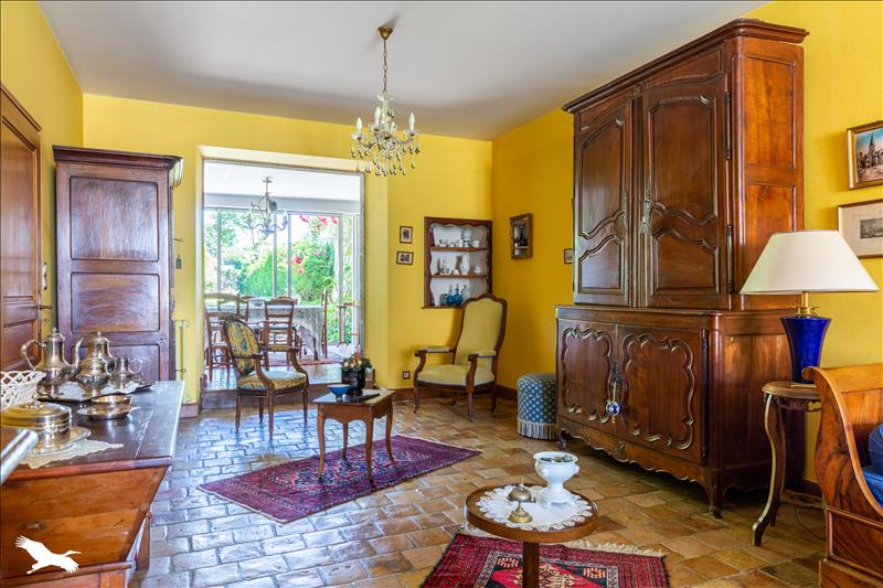 Vente Maison LE DORAT - 11 pièces -316 m² - (87210)