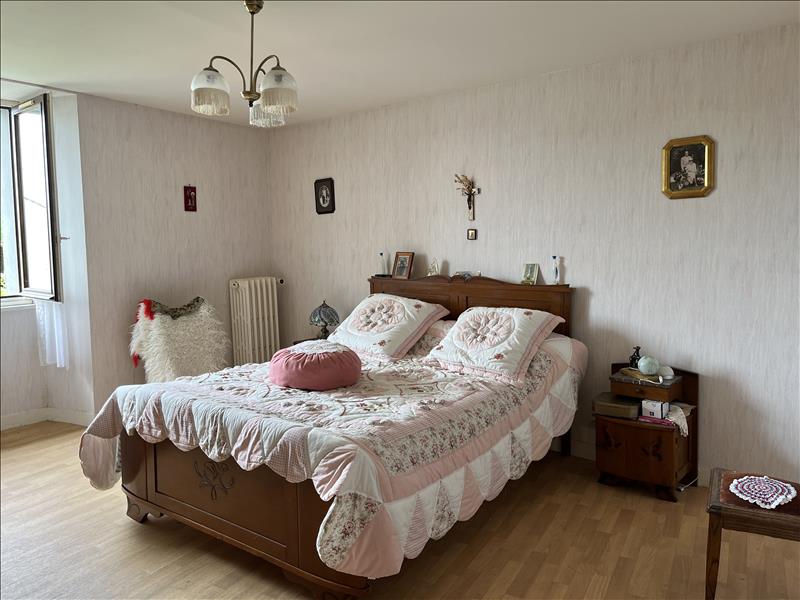 Vente Maison VAL D OIRE ET GARTEMPE - 10 pièces -250 m² - (87320)