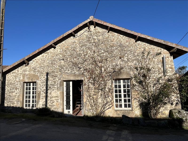Vente Grange CHATEAUPONSAC - 1 pièce -82 m² - (87290)