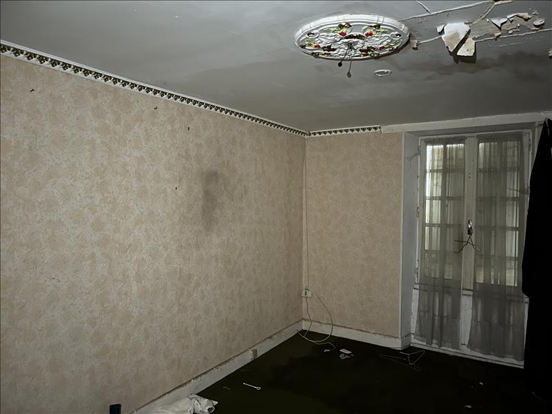 Vente Maison VAL D ISSOIRE - 6 pièces -214 m² - (87330)