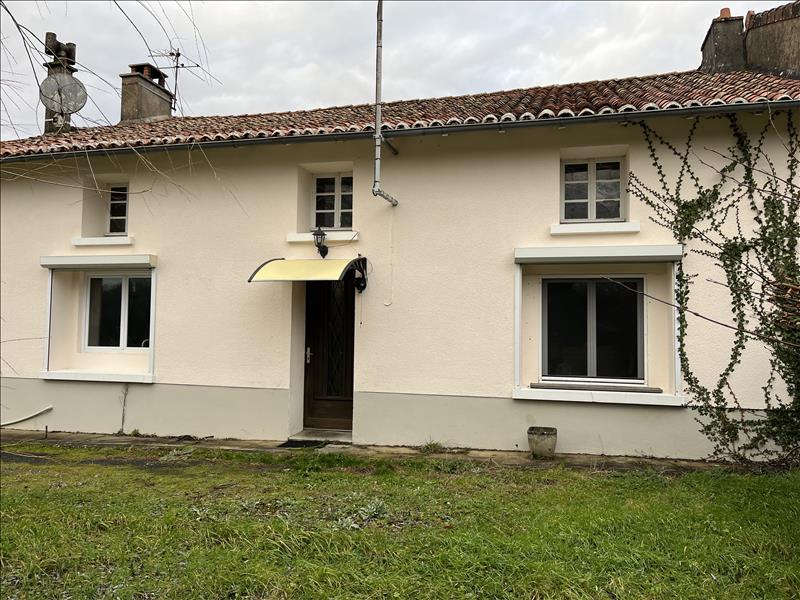 Vente Maison ST BONNET DE BELLAC - 6 pièces -160 m² - (87300)