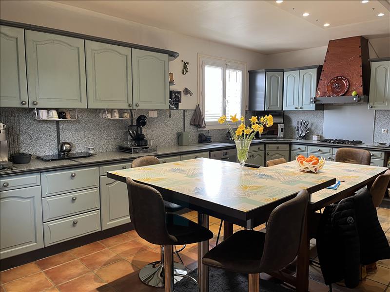 Vente Maison LE DORAT - 11 pièces -234 m² - (87210)