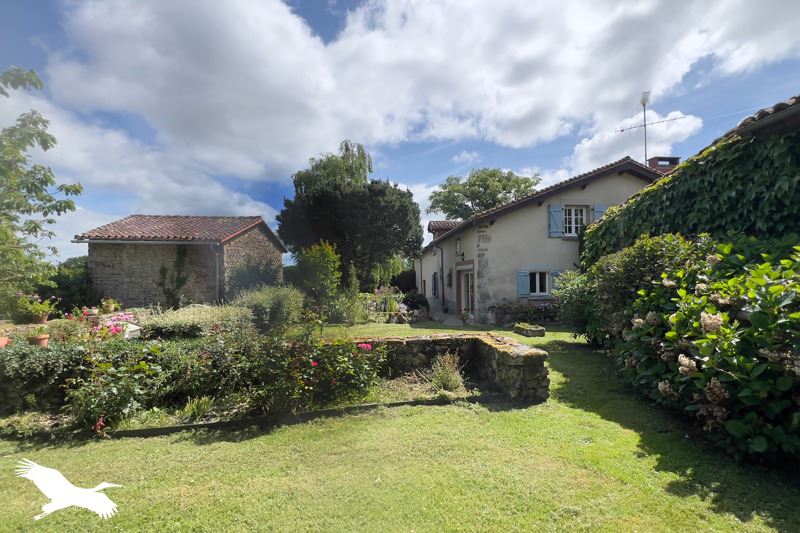 Vente Maison ST JUNIEN LES COMBES - 6 pièces -160 m² - (87300)