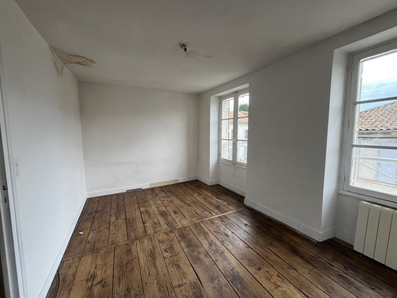 Vente Immeuble CONFOLENS - -  362 m² - (16500)