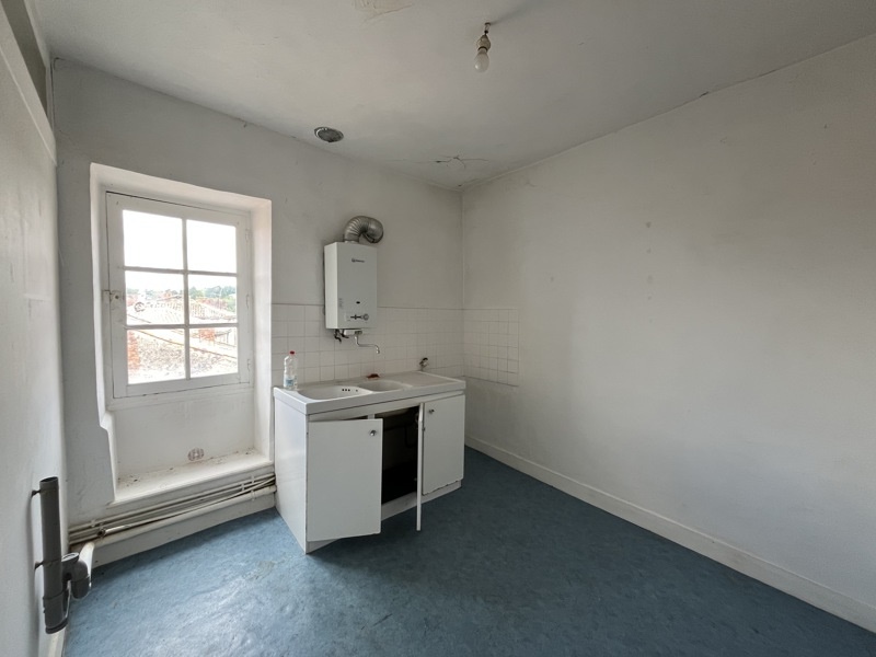 Vente Immeuble CONFOLENS - -  362 m² - (16500)