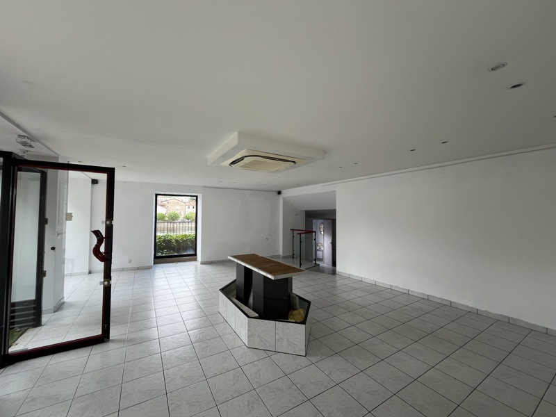 Vente Immeuble CONFOLENS - -  362 m² - (16500)