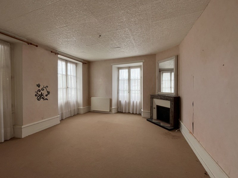 Vente Immeuble CONFOLENS - -  362 m² - (16500)