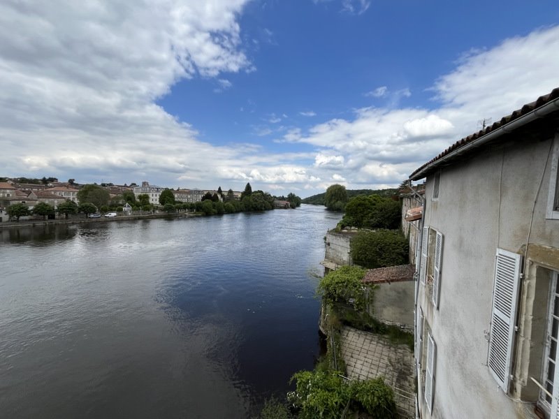 Vente Immeuble CONFOLENS - -  362 m² - (16500)