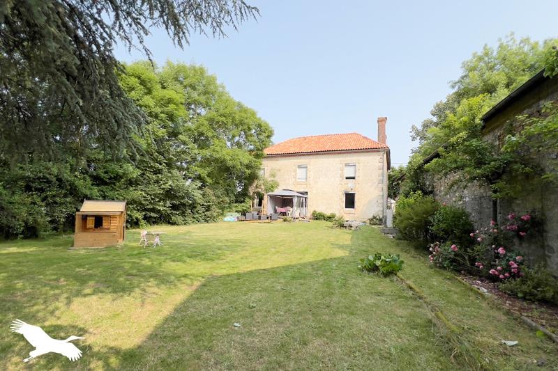 Vente Maison VAL D OIRE ET GARTEMPE - 7 pièces -274 m² - (87320)