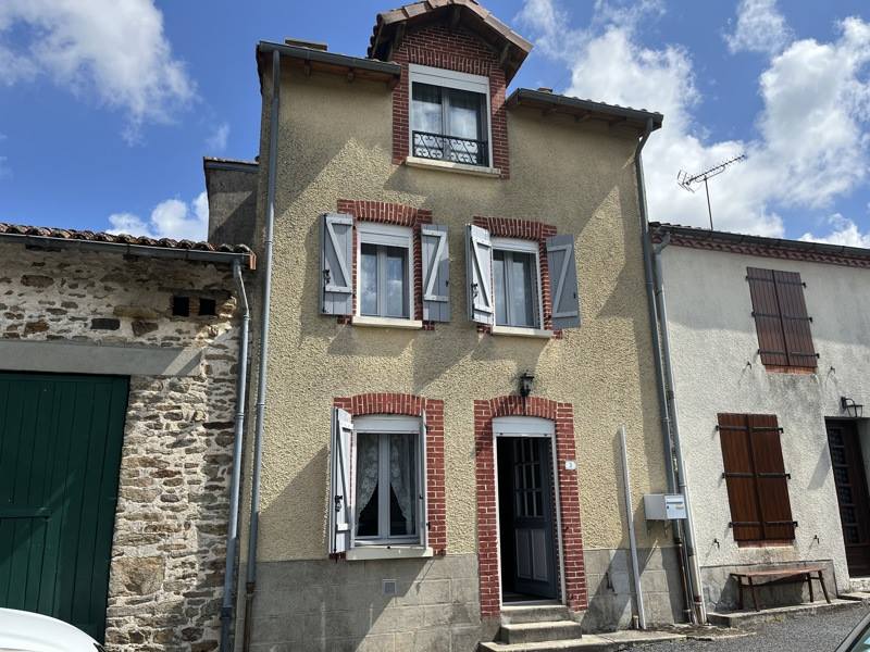 Vente Maison PEYRAT DE BELLAC - 4 pièces -93 m² - (87300)