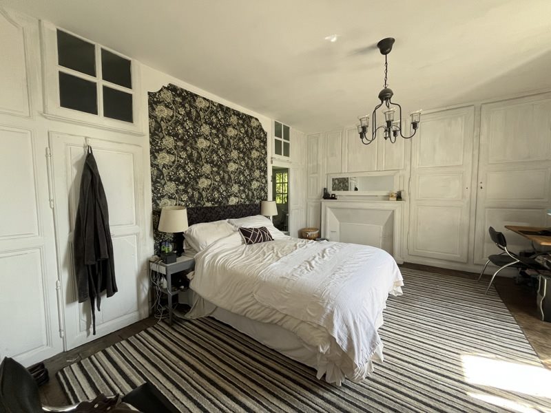 Vente Maison ST BONNET DE BELLAC - 7 pièces -268 m² - (87300)