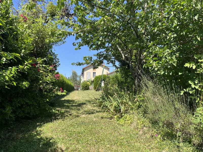 Vente Maison MAGNAC LAVAL - 6 pièces -130 m² - (87190)