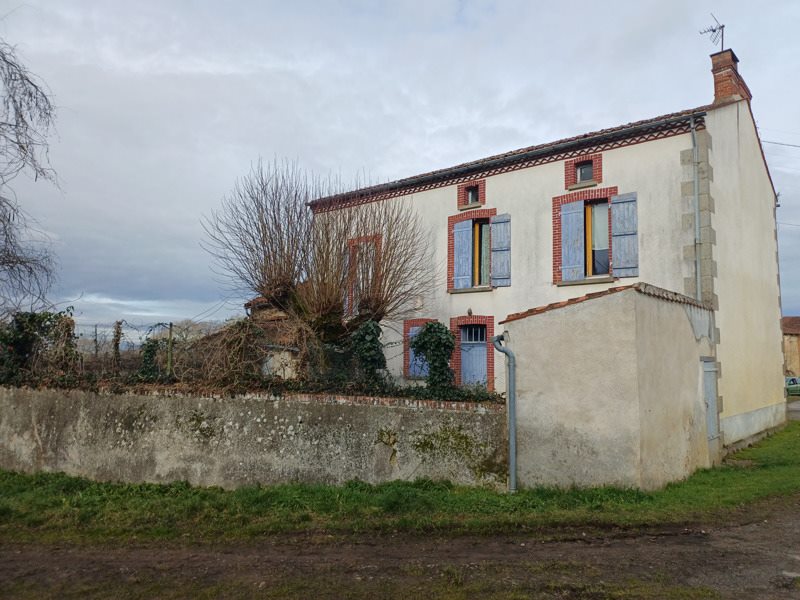 Vente Maison ST BONNET DE BELLAC - 5 pièces -153 m² - (87300)