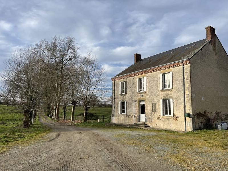 Vente Maison MAGNAC LAVAL - 9 pièces -202 m² - (87190)