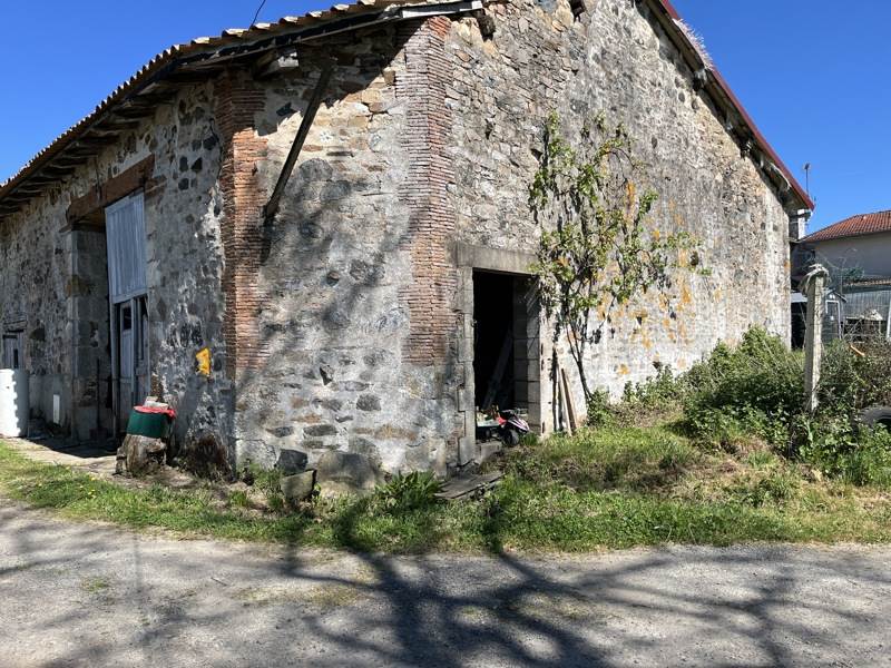 Vente Grange ST BONNET DE BELLAC - 1 pièce -110 m² - (87300)