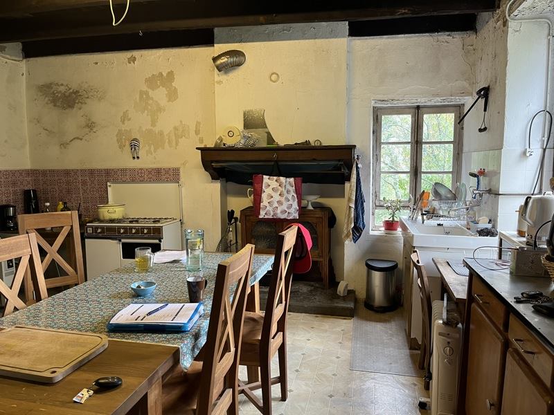 Vente Maison ST BONNET DE BELLAC - 6 pièces -141 m² - (87300)