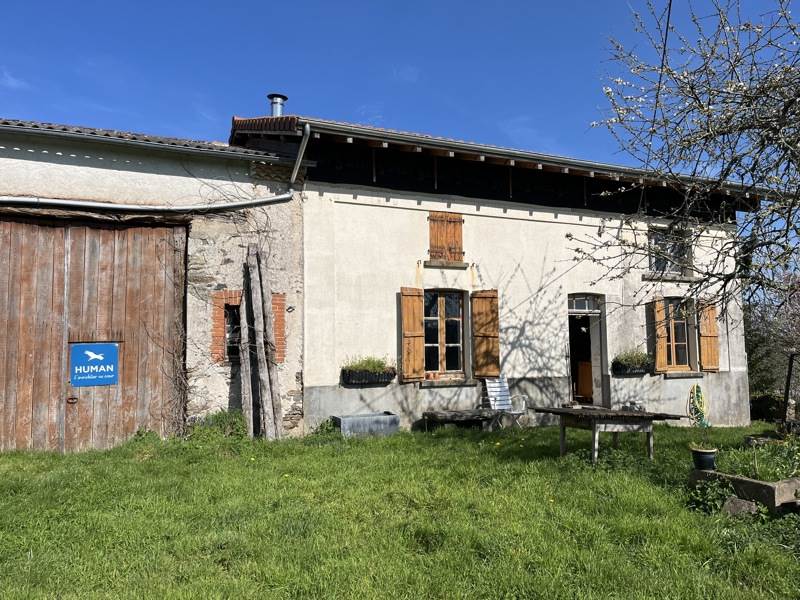 Vente Maison ST BONNET DE BELLAC - 6 pièces -141 m² - (87300)