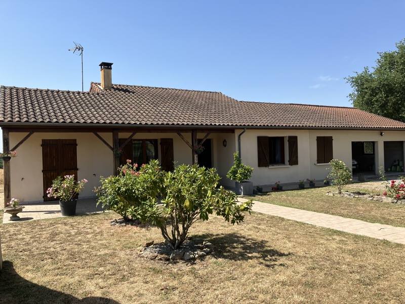 Vente Maison CHATEAUPONSAC - 5 pièces -135 m² - (87290)