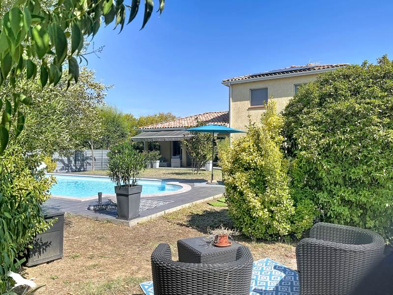 Vente Maison Saint-Pierre - 5 pièces -121 m² - (31590)
