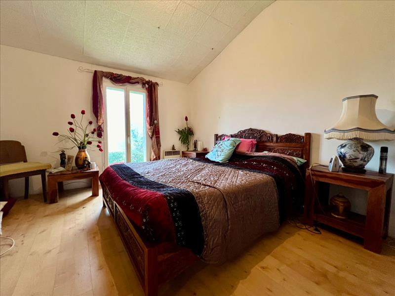Vente Maison ST LOUBES - 4 pièces -134 m² - (33450)