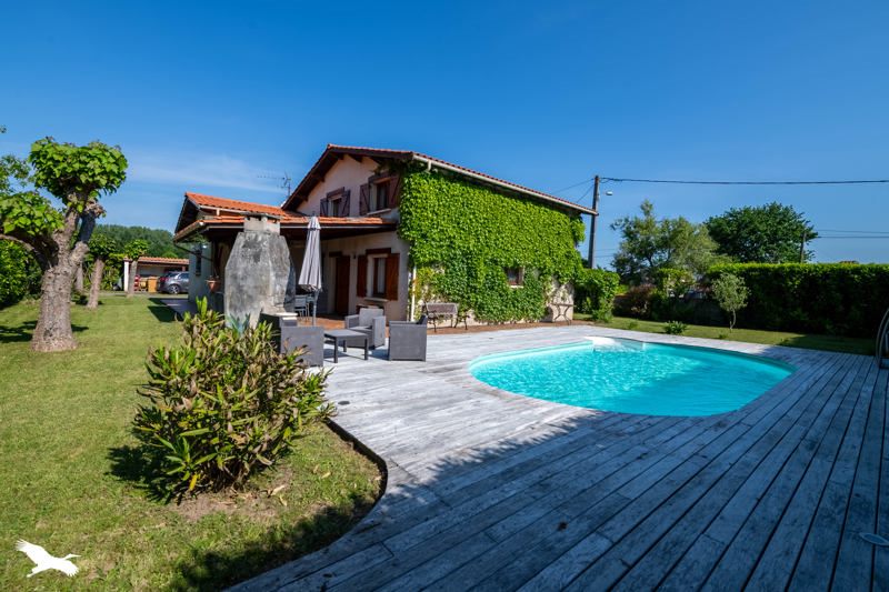 Vente Maison IZON - 7 pièces -163 m² - (33450)