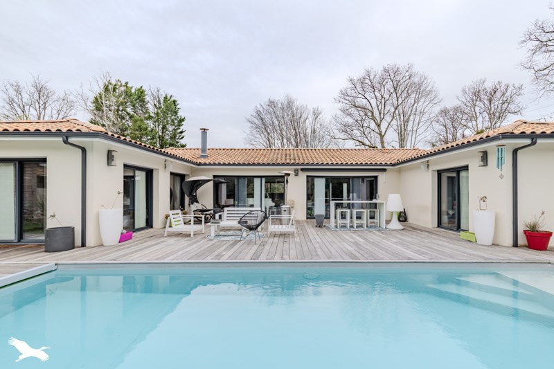Vente Maison MONTUSSAN - 7 pièces -206 m² - (33450)
