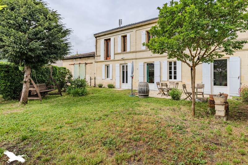 Vente Maison IZON - 7 pièces -198 m² - (33450)