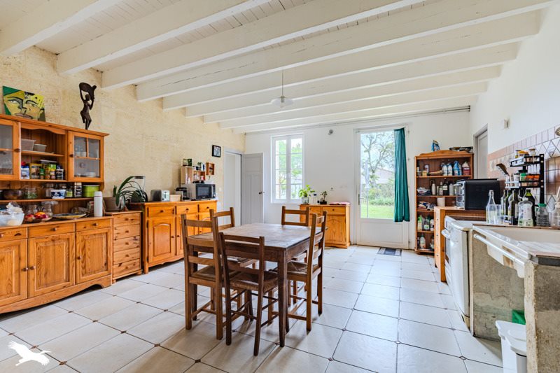 Vente Maison IZON - 7 pièces -198 m² - (33450)