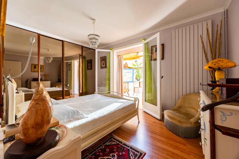 Vente Maison MONTUSSAN - 7 pièces -200 m² - (33450)