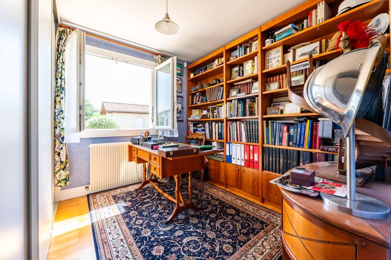Vente Maison MONTUSSAN - 7 pièces -200 m² - (33450)