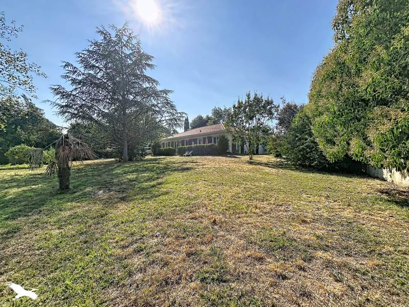 Vente Maison MONTUSSAN - 6 pièces -136 m² - (33450)