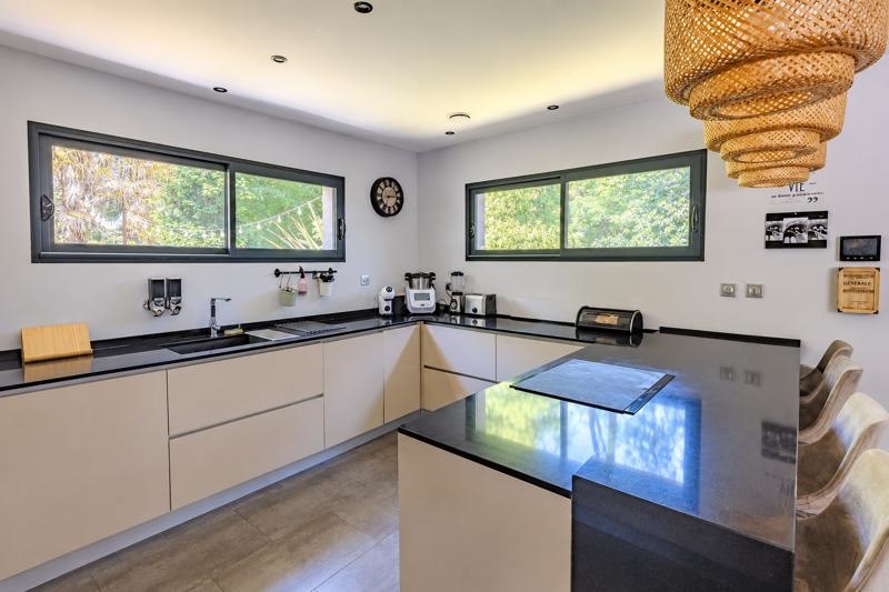 Vente Maison MONTUSSAN - 5 pièces -150 m² - (33450)