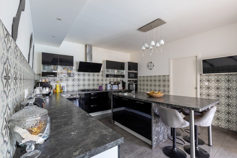 Vente Maison BRUGUIERES - 7 pièces -215 m² - (31150)