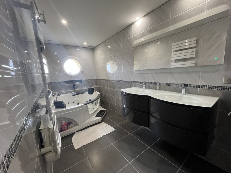 Vente Maison MAUVEZIN SUR GUPIE - 5 pièces -355 m² - (47200)