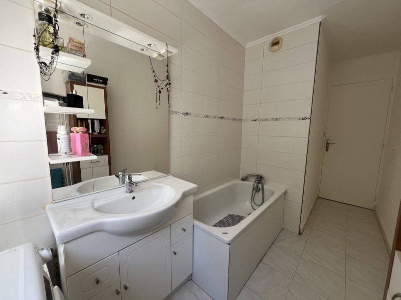 Vente Appartement Saint-Priest - 2 pièces -51 m² - (69800)