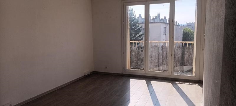 Vente Appartement ST PRIEST - 4 pièces -65 m² - (69800)