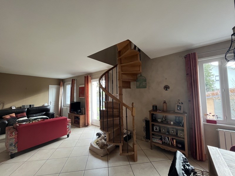 Vente Maison ST PRIEST - 5 pièces -121 m² - (69800)