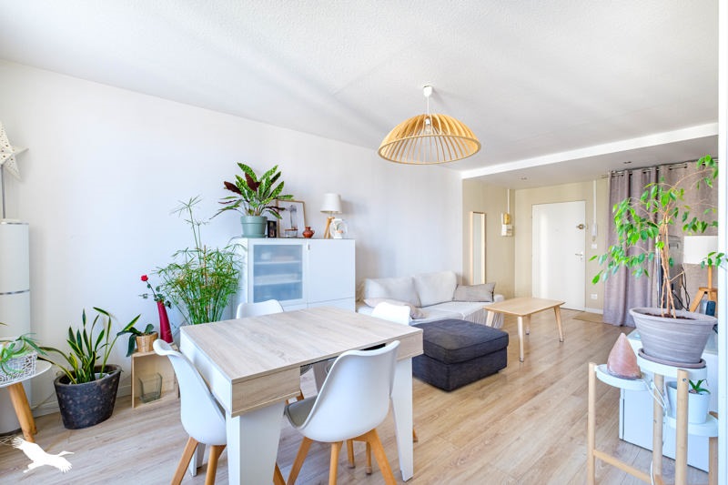 Vente Appartement ST PRIEST - 3 pièces -75 m² - (69800)