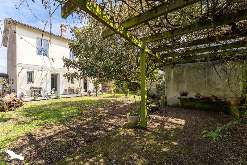 Vente Maison BORDEAUX - 6 pièces -142 m² - (33300)