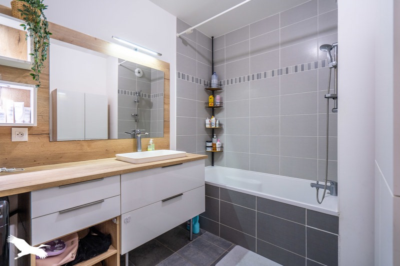 Vente Appartement BORDEAUX - 4 pièces -84,9 m² - (33300)