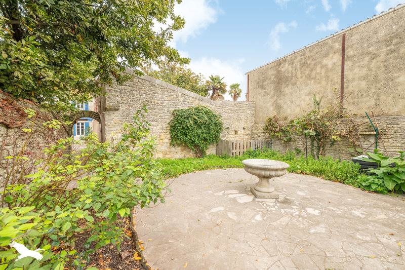 Vente Maison LE CHATEAU D OLERON - 4 pièces -106 m² - (17480)