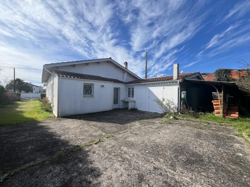 Vente Maison LE CHATEAU D OLERON - 5 pièces -110 m² - (17480)