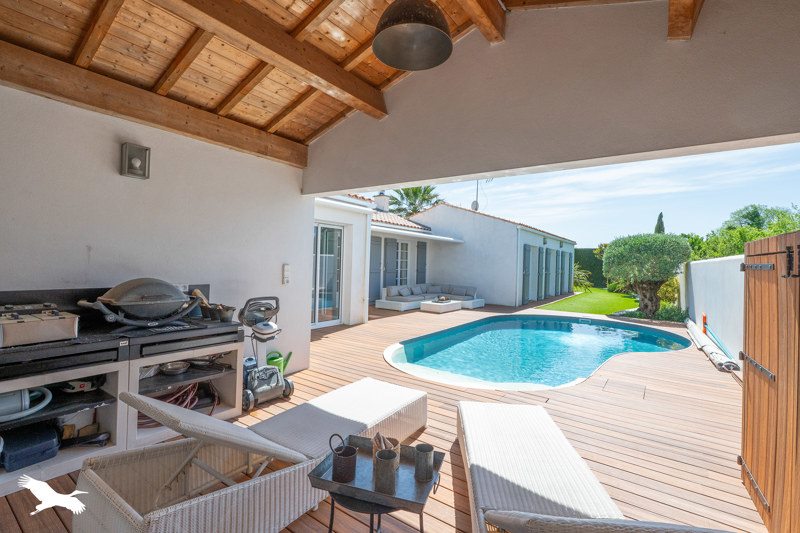 Vente Maison LE CHATEAU D OLERON - 6 pièces -174 m² - (17480)