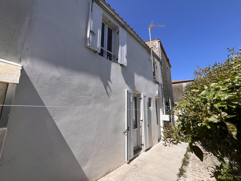 Vente Maison LE CHATEAU D OLERON - 4 pièces -110 m² - (17480)