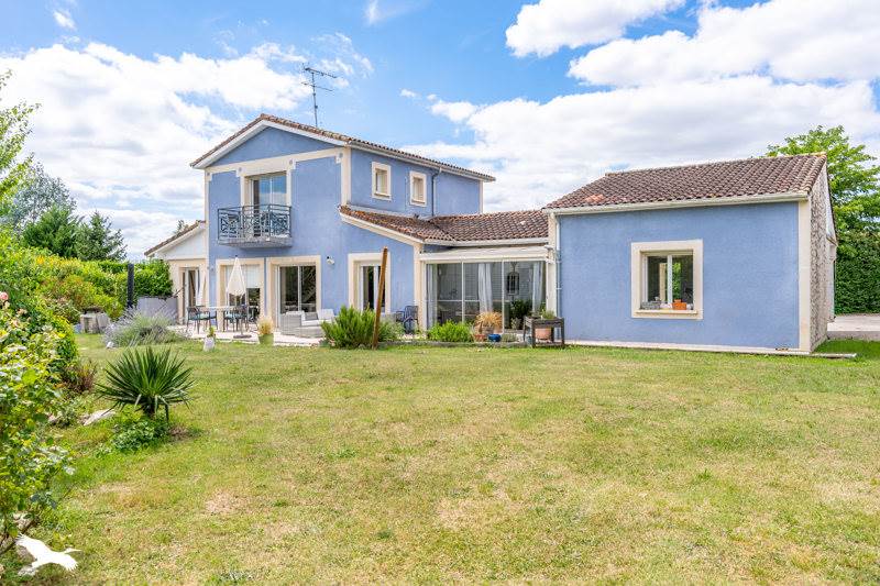 Vente Maison ST SYLVESTRE SUR LOT - 4 pièces -154 m² - (47140)