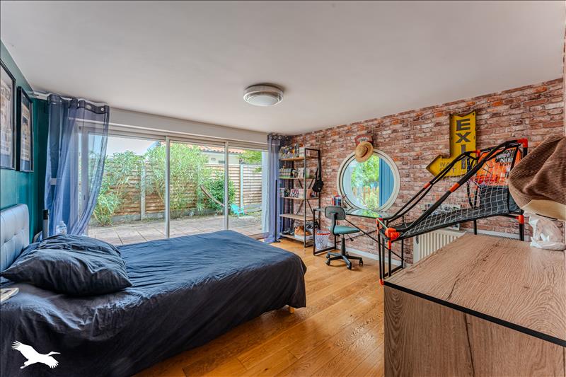 Vente Maison GUJAN MESTRAS - 8 pièces -200 m² - (33470)