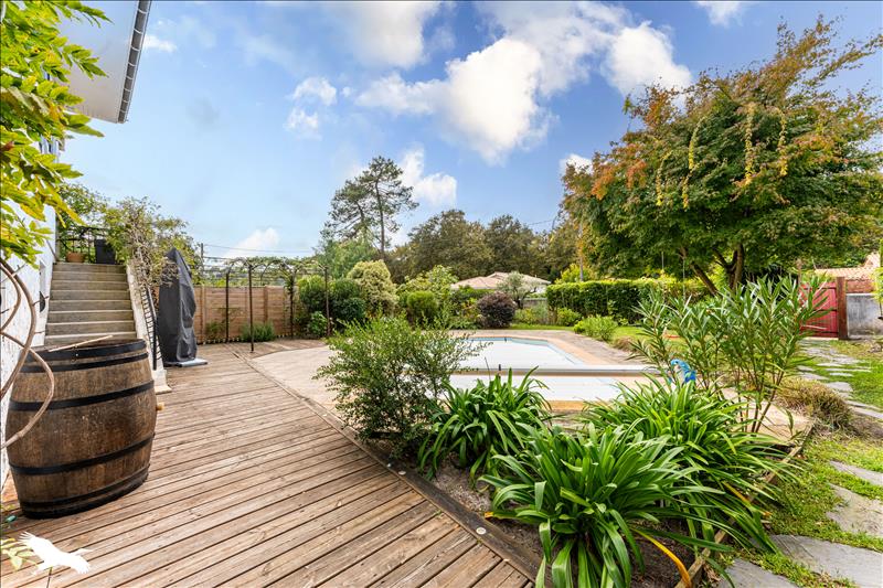 Vente Maison GUJAN MESTRAS - 8 pièces -200 m² - (33470)