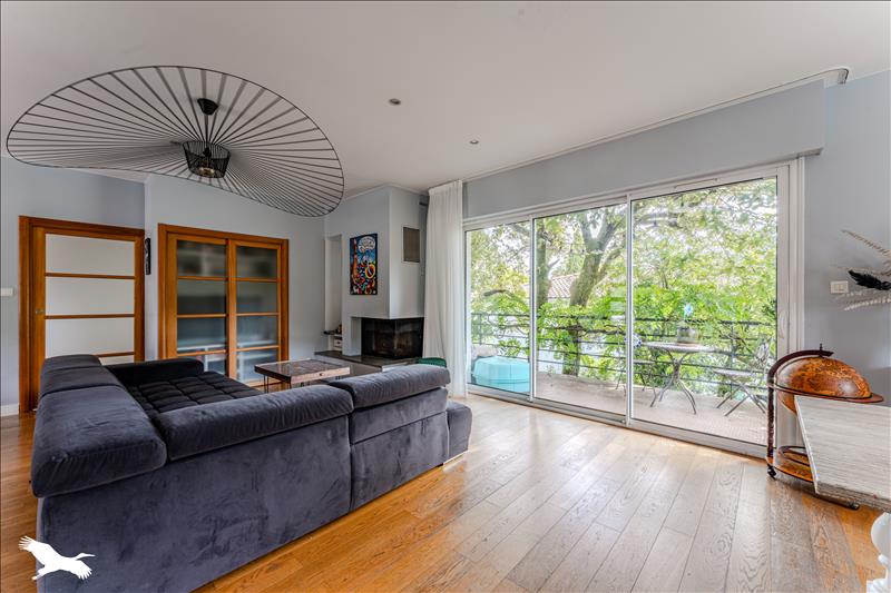 Vente Maison GUJAN MESTRAS - 8 pièces -200 m² - (33470)