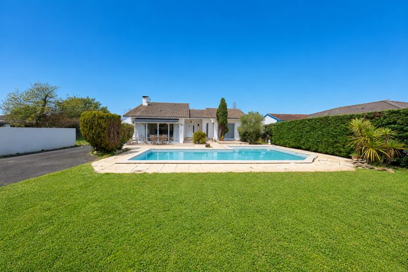 Vente Maison GUJAN MESTRAS - 5 pièces -155 m² - (33470)