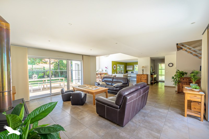 Vente Maison GUJAN MESTRAS - 6 pièces -223 m² - (33470)